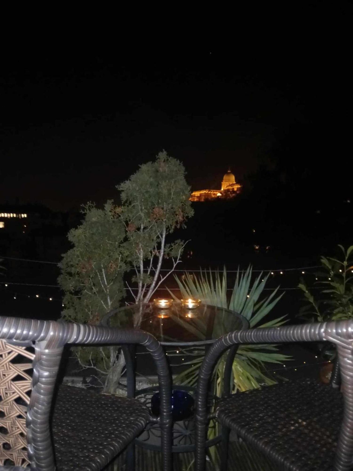 Appartamento Cozy Panorama At The Castle Budapest Esterno foto